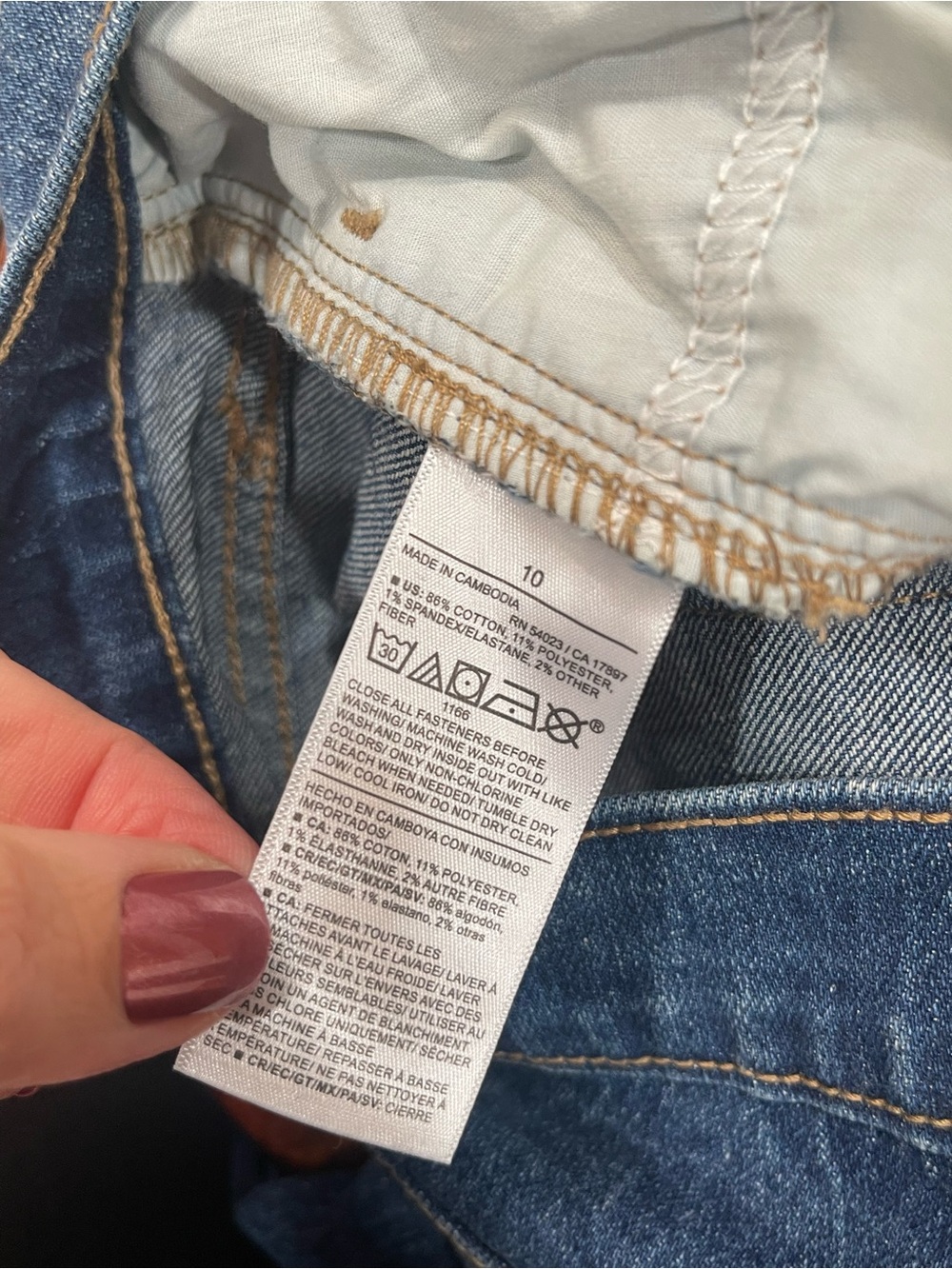 Old Navy Women’s Size 10 Mid-Rise WOW Boyfriend Jeans Medium Wash Stretch - Picture 4 of 4
